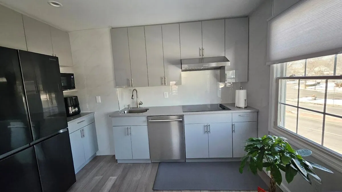 3 Bedroom Renovated Model House New York 0*,
