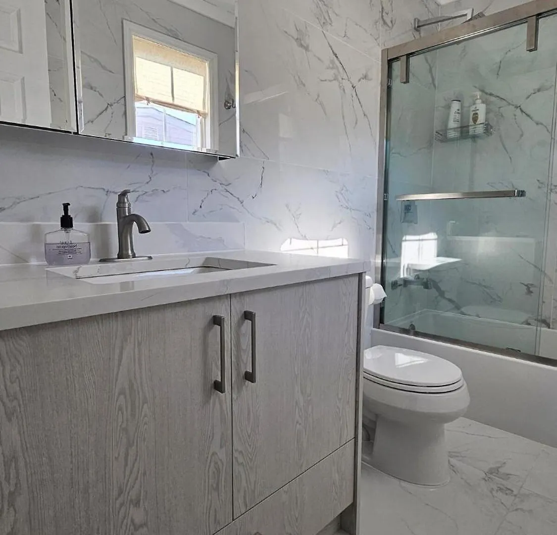 Villa 3 Bedroom Renovated Model House New York